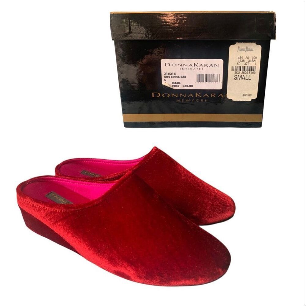 NEW IN BOX DONNA KARAN INTIMATES  red Velvet Velour SLIPPERS sz S Neiman Marcus